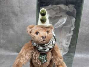 Harrods exclusive Steiff Musical Clown Bear - 2