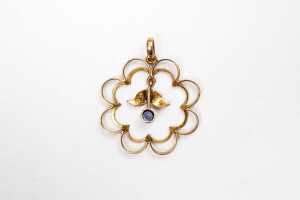 An antique sapphire and pearl pendant in 9 carat yellow gold - 3