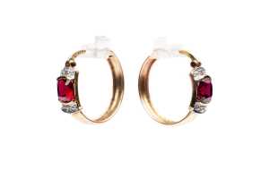 A pair of synthetic ruby and diamond hoops in 9 carat yellow gold - 3