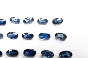 A collection of seventeen oval natural sapphires - 3