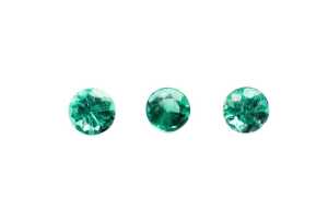 A collection of eight round natural emeralds - 3