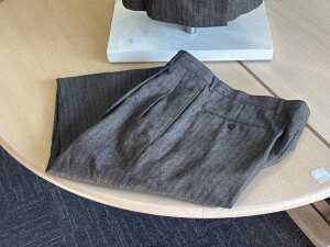 Designer-style pin stripe double breasted two-piece suit. - 3