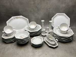 Johnson Brothers 'Eternal Beau' ceramic dinner setting for eight
