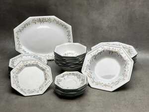 Johnson Brothers 'Eternal Beau' ceramic dinner setting for eight - 2