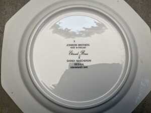 Johnson Brothers 'Eternal Beau' ceramic dinner setting for eight - 5