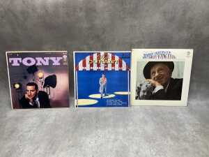 Ten crooner vinyl records, including Tony Bennett - 2