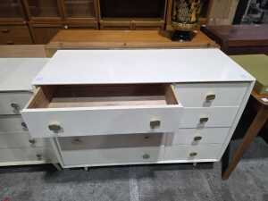Alrob Furniture eight-drawer chest - 2
