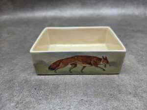 Royal Doulton 'Fox Hunting' porcelain series ware cigarette box with set of four ashtrays - 3