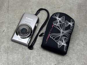 Canon Ixus 210 digital camera - 2
