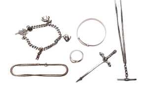 A collection of jewellery in sterling silver