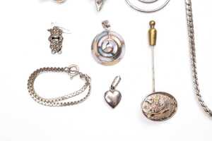A collection of jewellery in sterling silver - 3
