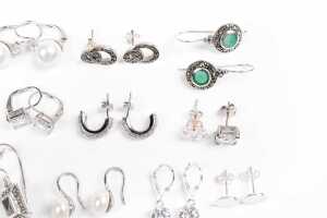 A collection of earrings in sterling silver - 3