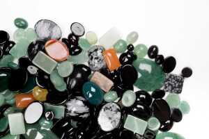 A large collection of cabochon gemstones - 3
