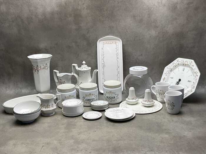 Johnson Brothers 'Eternal Beau' mostly ceramic part dinner setting and accessories