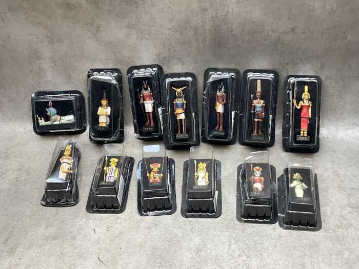 Thirteen boxed Hachette partwork collection figures