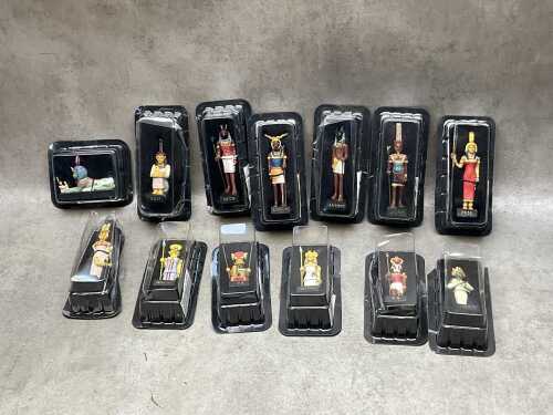 Thirteen boxed Hachette partwork collection figures