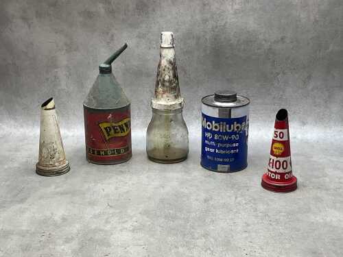 Three garagenalia items, Pennant kerosine tin