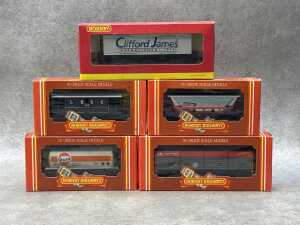 Group of Hornby OO scale model train rolling stock - 4
