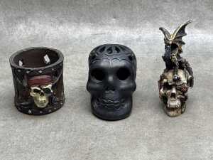 Decorative figures and objects - 5