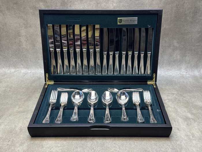 Stanley Rogers silver-plated cutlery canteen set for eight