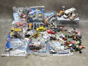 Assorted loose LEGO blocks including some sets