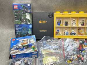 LEGO Minifigures and accessories - 2