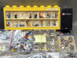 LEGO Minifigures and accessories - 3