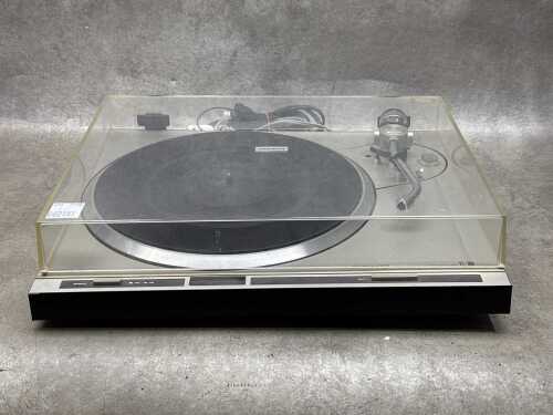 Pioneer auto-return stereo turntable model PL-300
