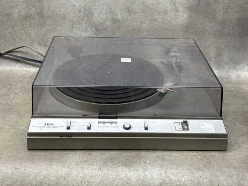 Akai AP-Q55 Turntable