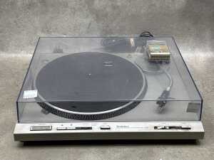 Technics direct drive automatic turntable model SL-D303