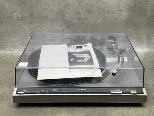 Technics automatic turntable model SL-220