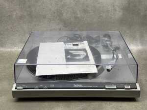 Technics automatic turntable model SL-220