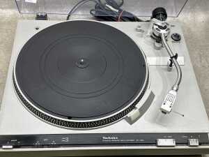 Technics automatic turntable model SL-220 - 2