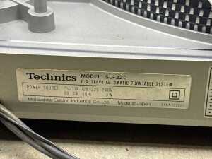 Technics automatic turntable model SL-220 - 3
