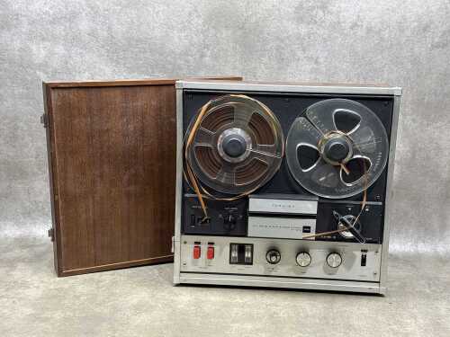 Toshiba GT-811S reel to reel tape recorder