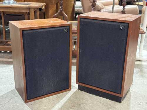 Pair of LD stereo floor speakers