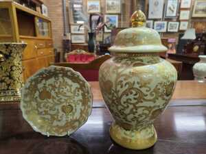 Three ceramic pieces with gilt designs - 5