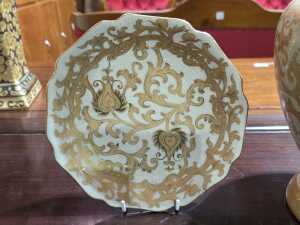 Three ceramic pieces with gilt designs - 6