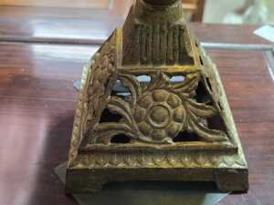 Antique kerosine lamp with amber glass bowl. - 2