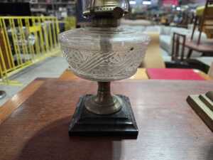 Two antique kerosene lamps - 5