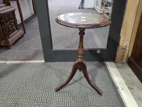 Timber Pedestal side table