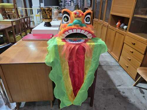 Chinese Lion papier-m&acirc;ch&eacute; headdress