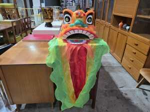 Chinese Lion papier-m&acirc;ch&eacute; headdress