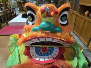 Chinese Lion papier-m&acirc;ch&eacute; headdress - 2