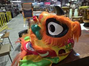 Chinese Lion papier-m&acirc;ch&eacute; headdress - 3