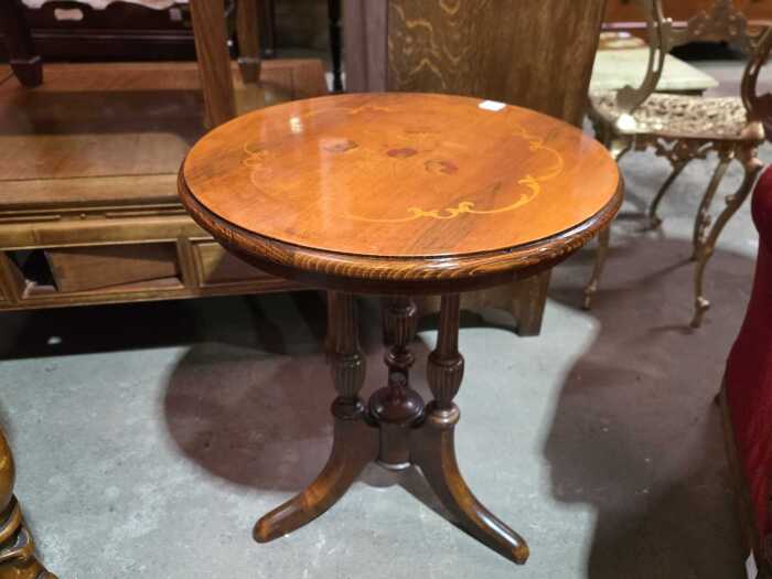 Antique style occasional table