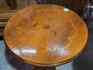Antique style occasional table - 2