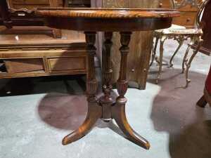 Antique style occasional table - 3