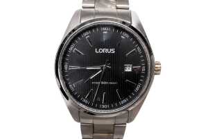 A collection of three men's watches - 2