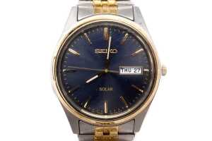A collection of three men's watches - 3